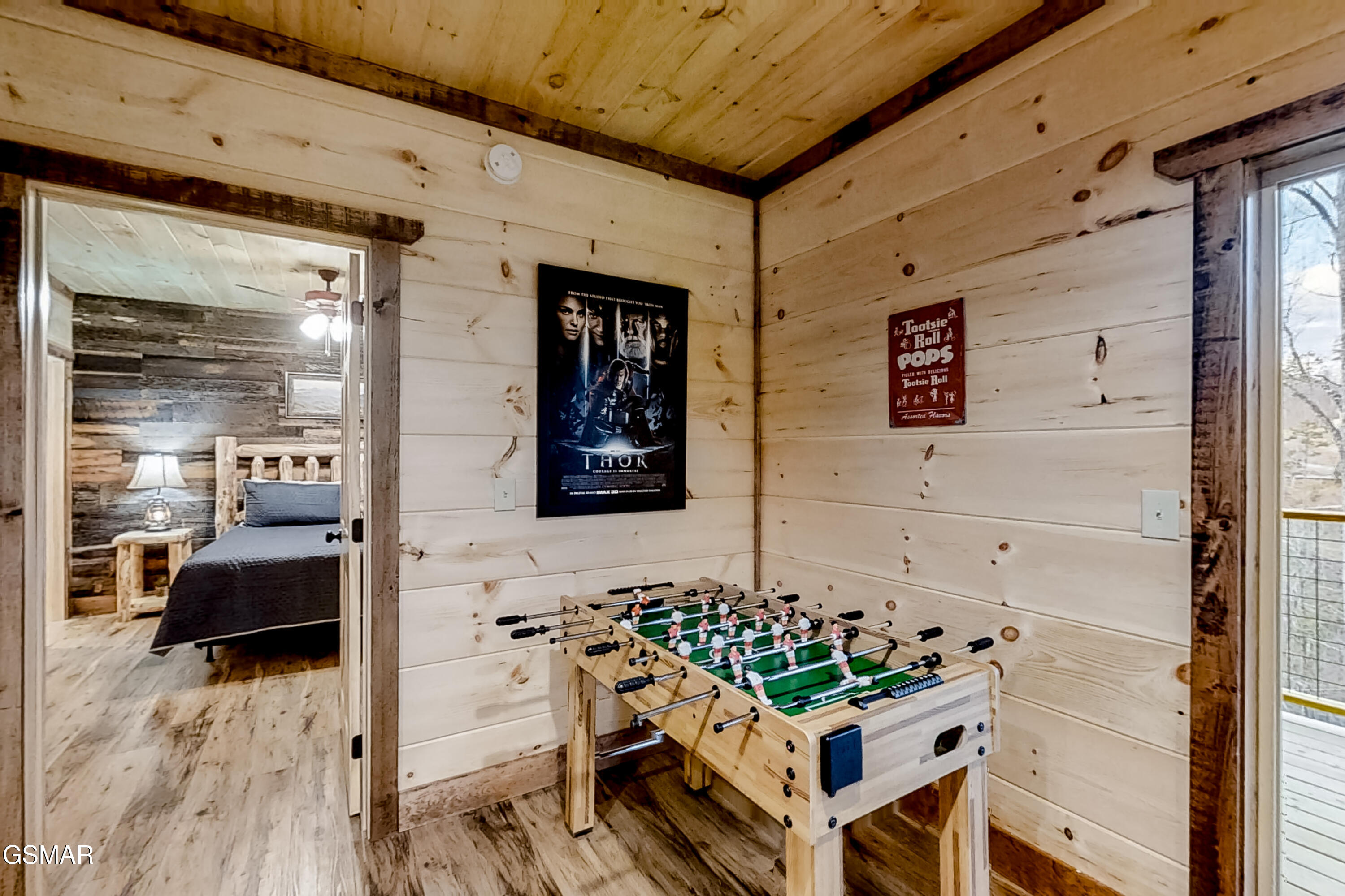 1150 E Kings Ridge Road