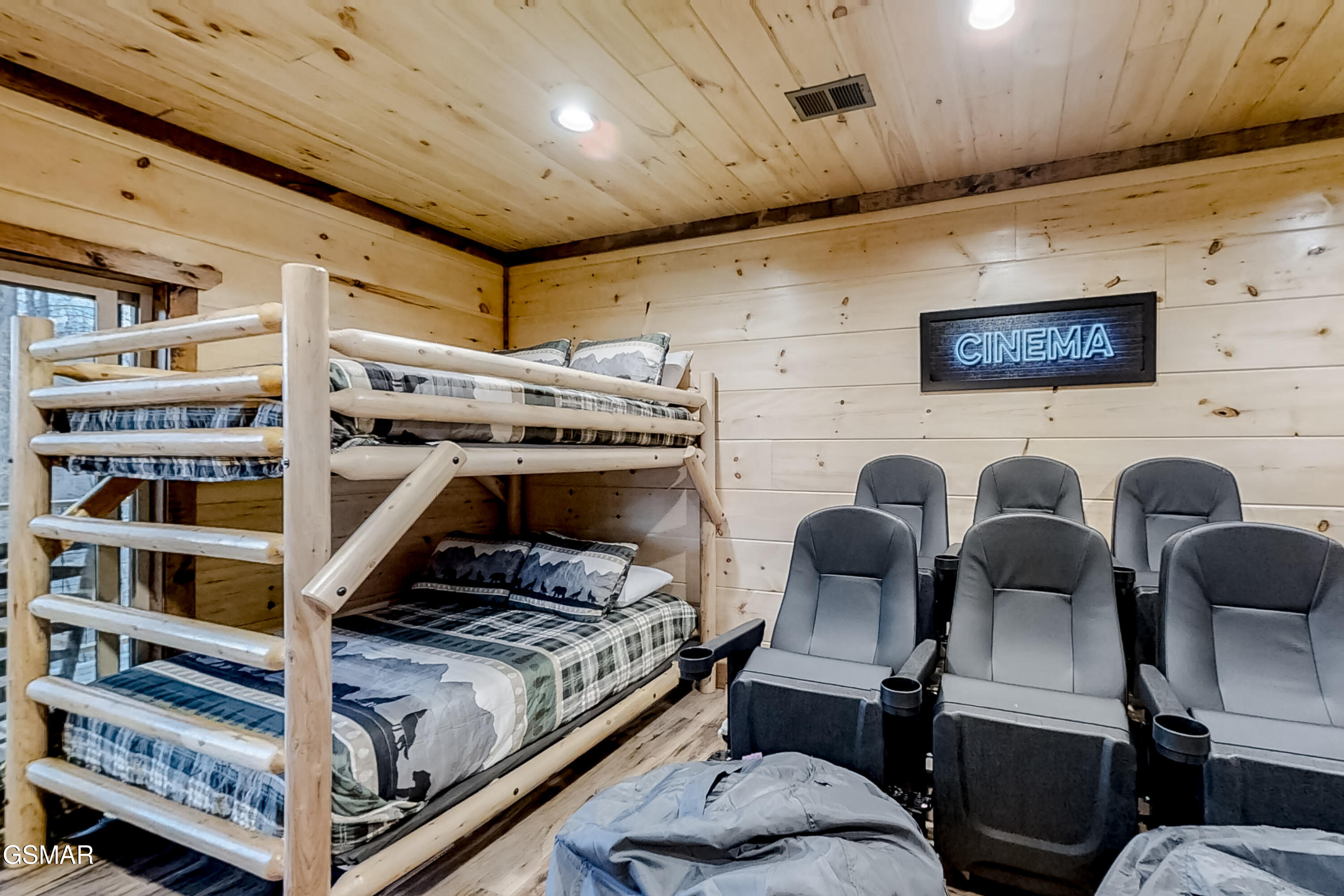 1150 E Kings Ridge Road