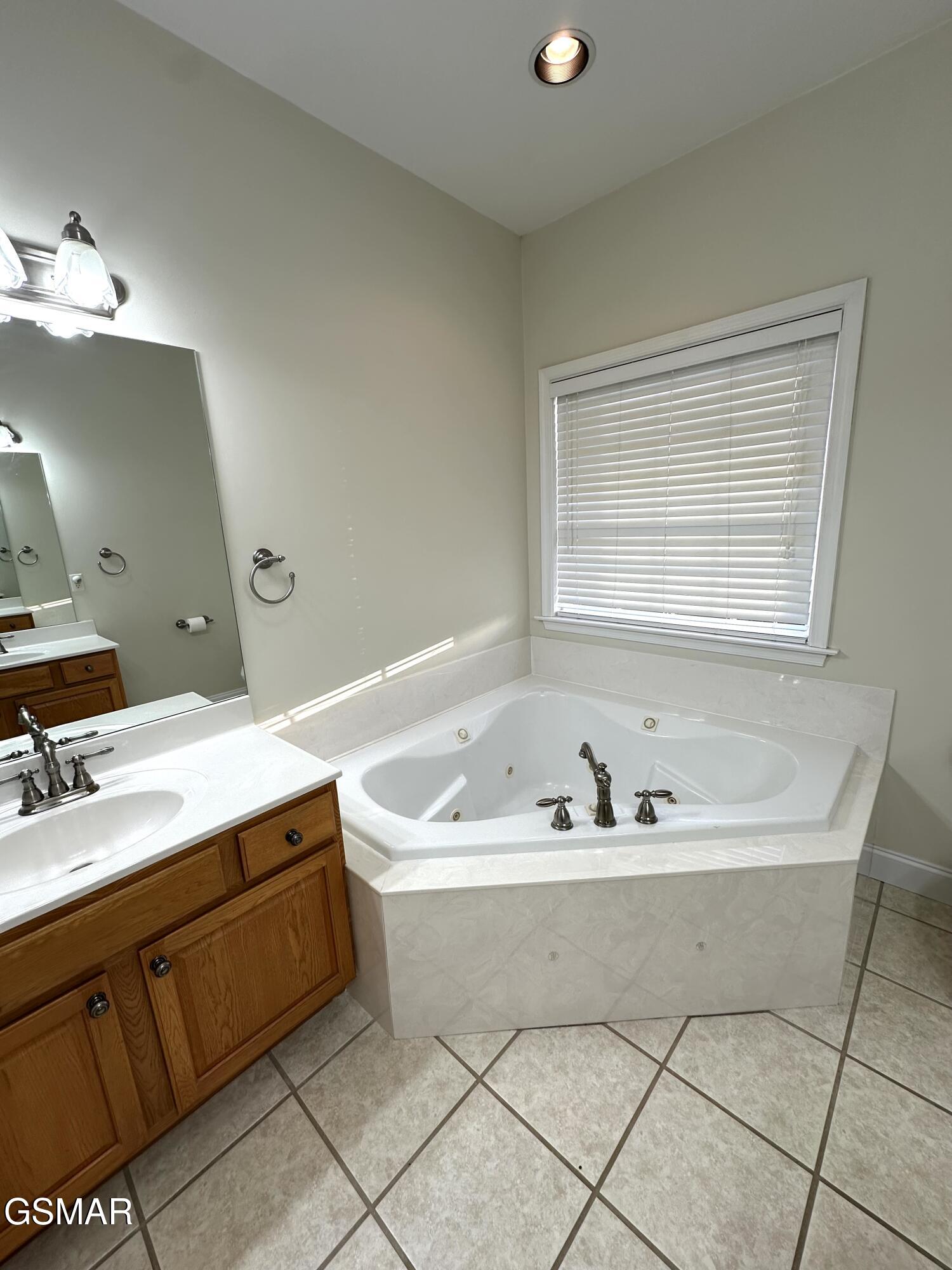 144 Burning Oaks Dr Drive Drive