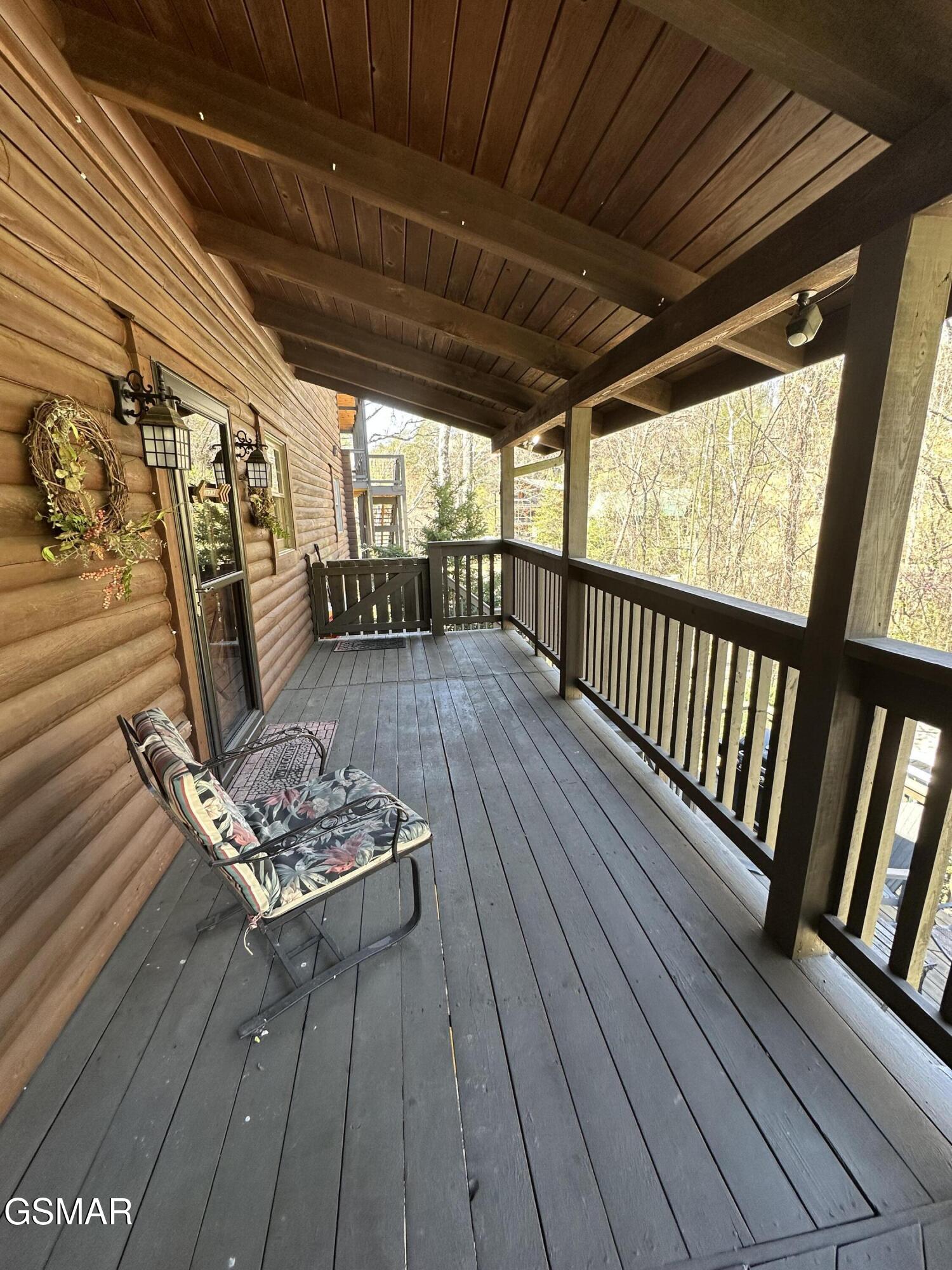 210 S Smoky Mountain Way
