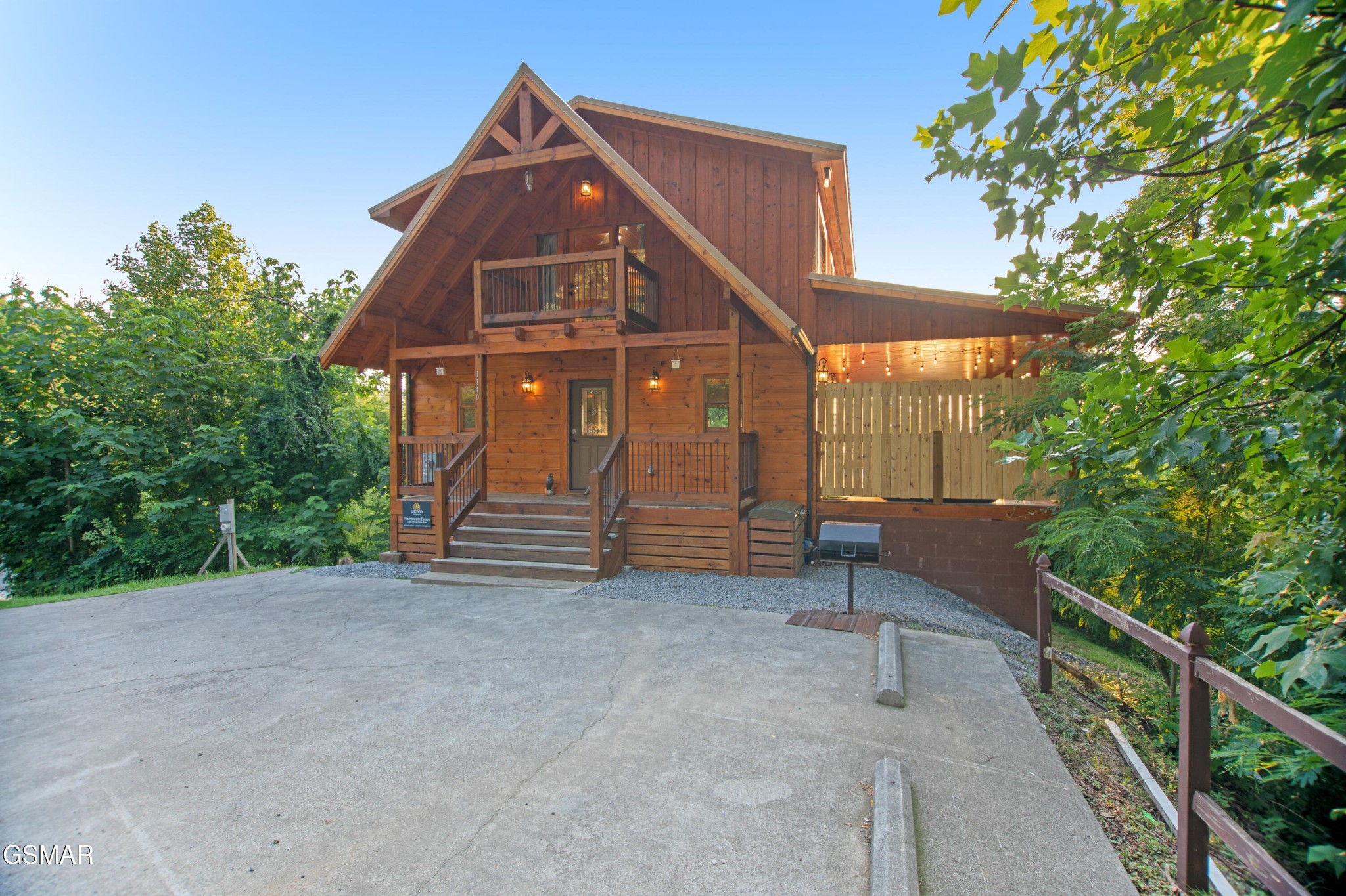 1140 E Kings Ridge Road