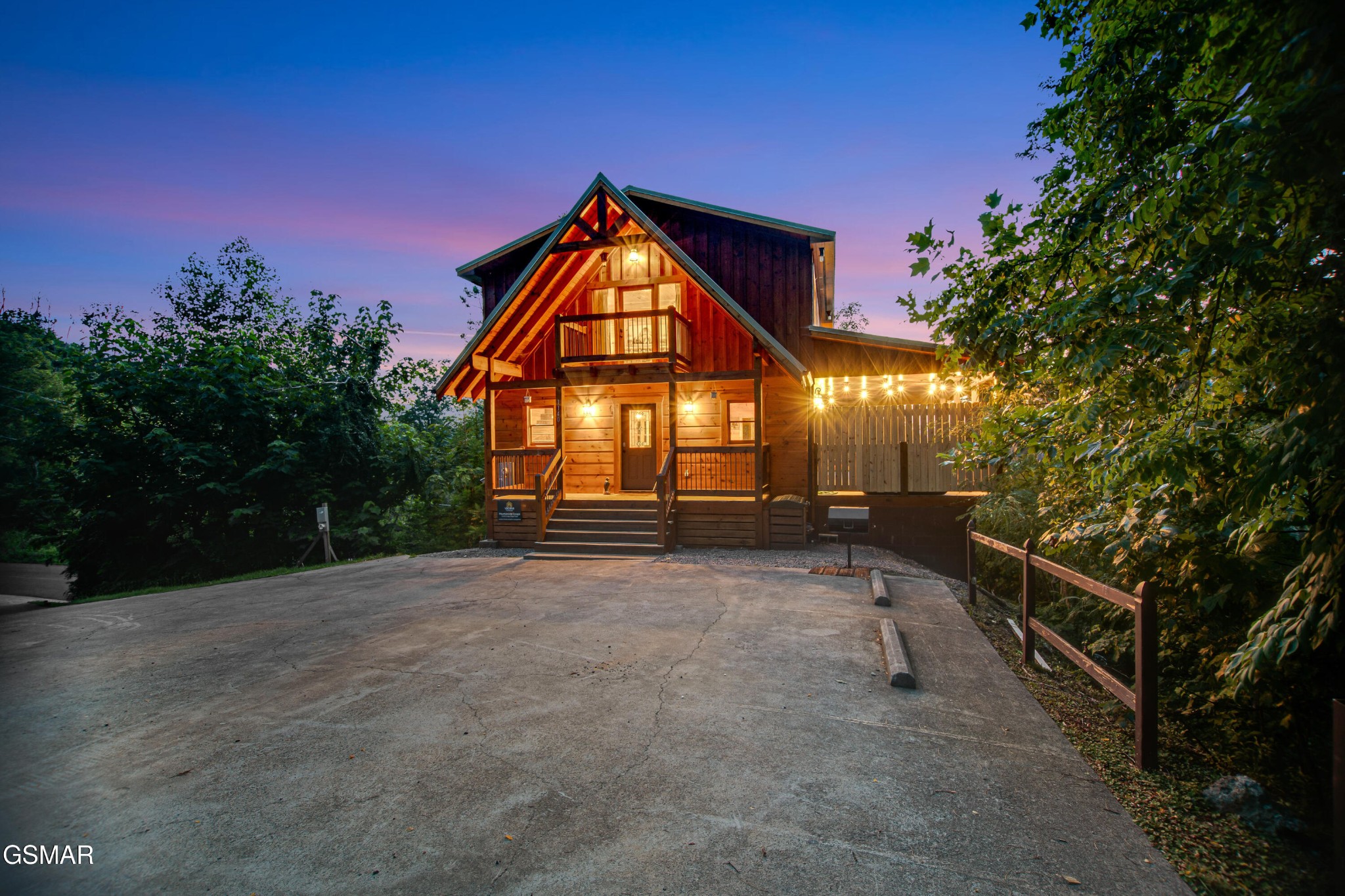 1140 E Kings Ridge Road