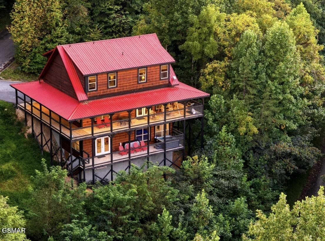 3305 Red Wolfe Road