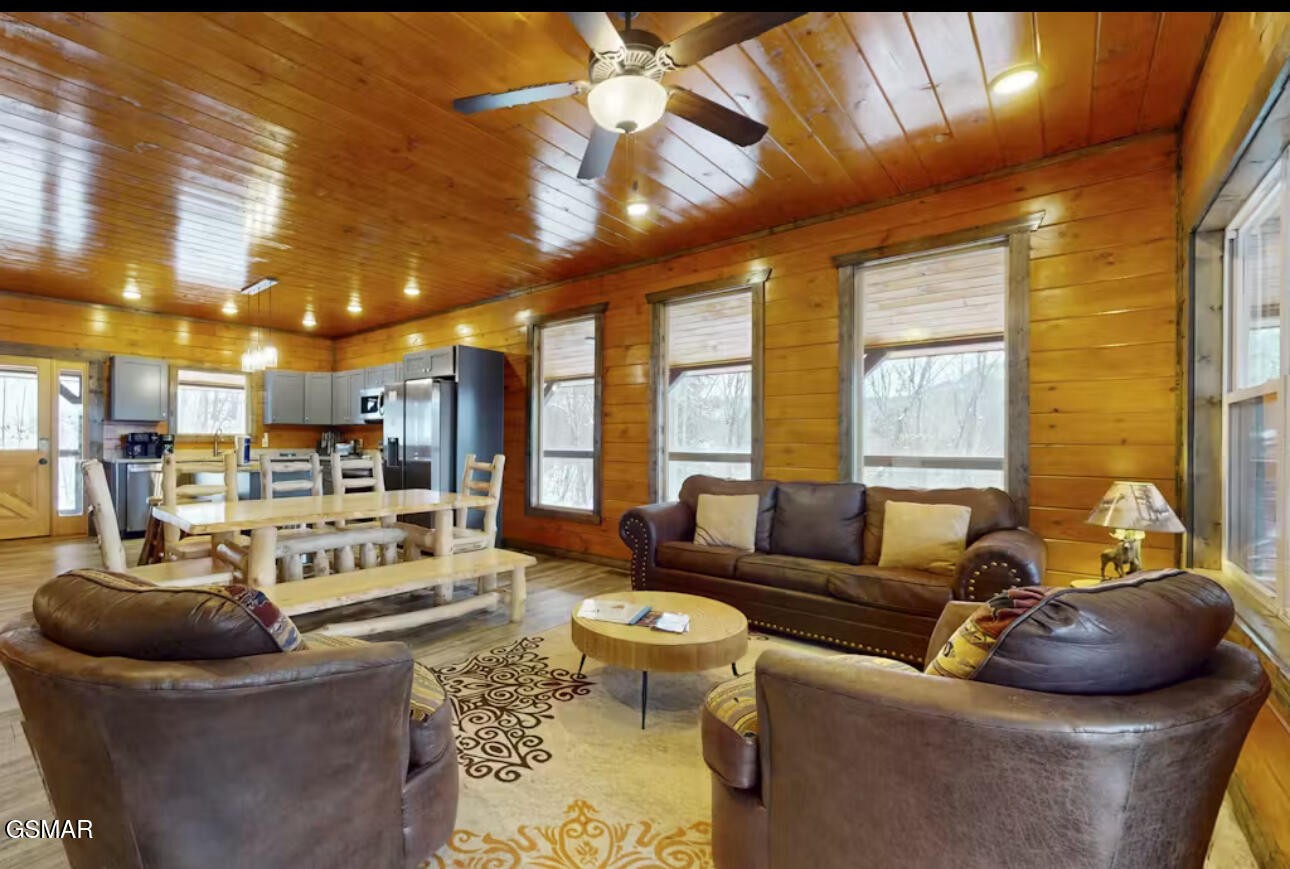 3305 Red Wolfe Road