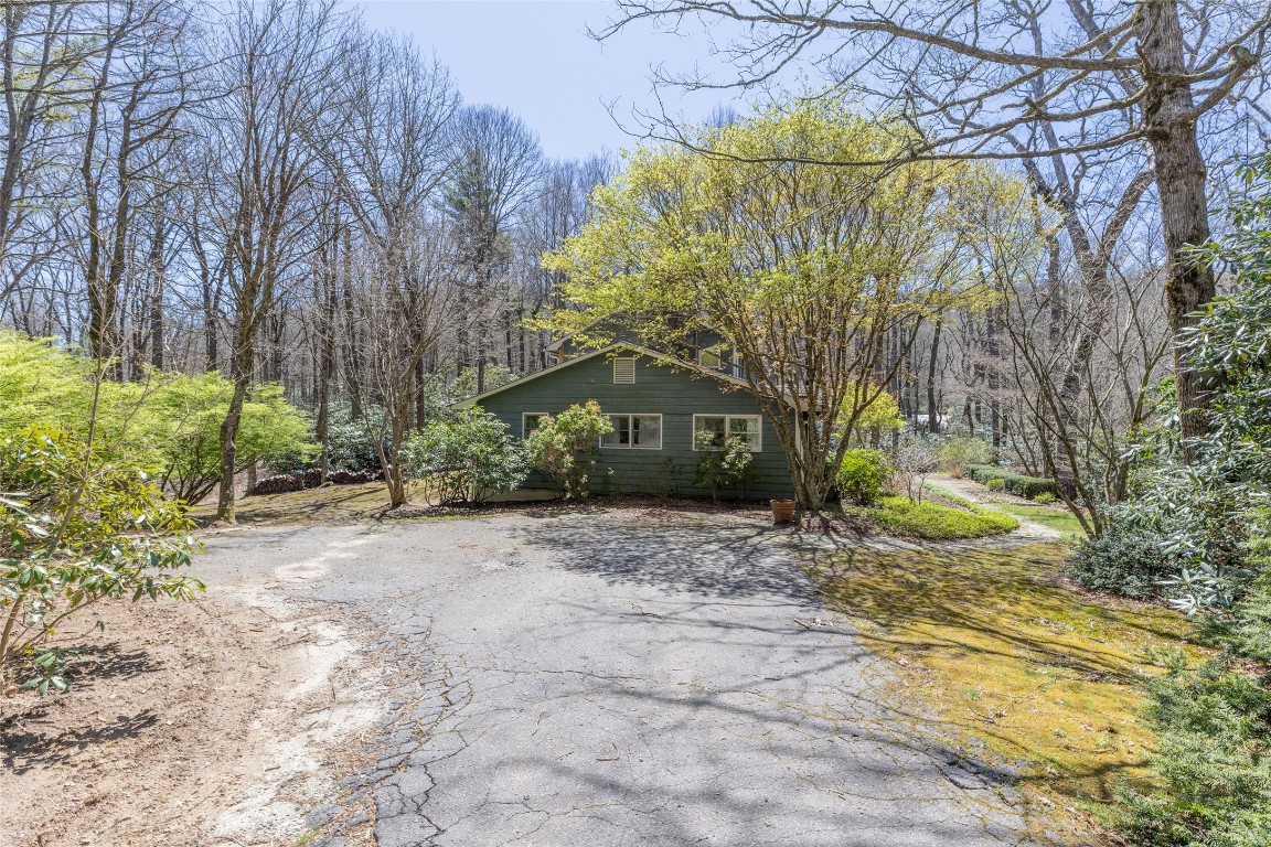 421 Moorewood Circle