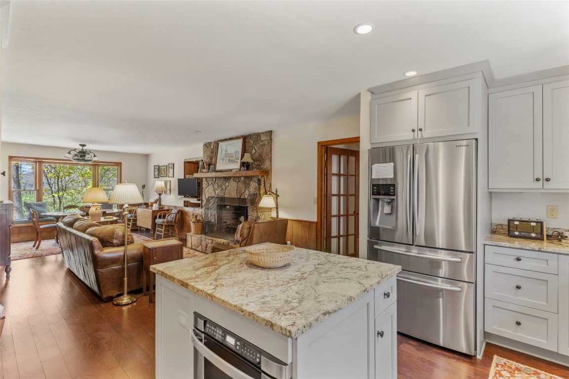 421 Moorewood Circle