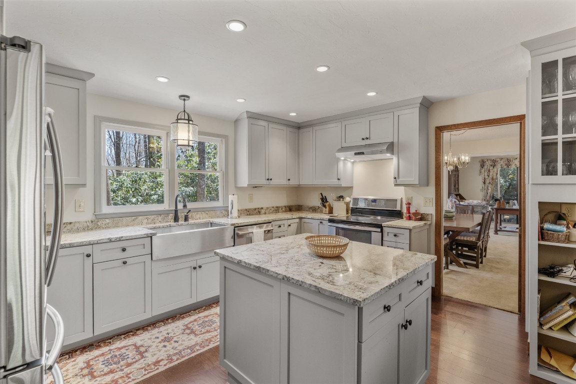 421 Moorewood Circle