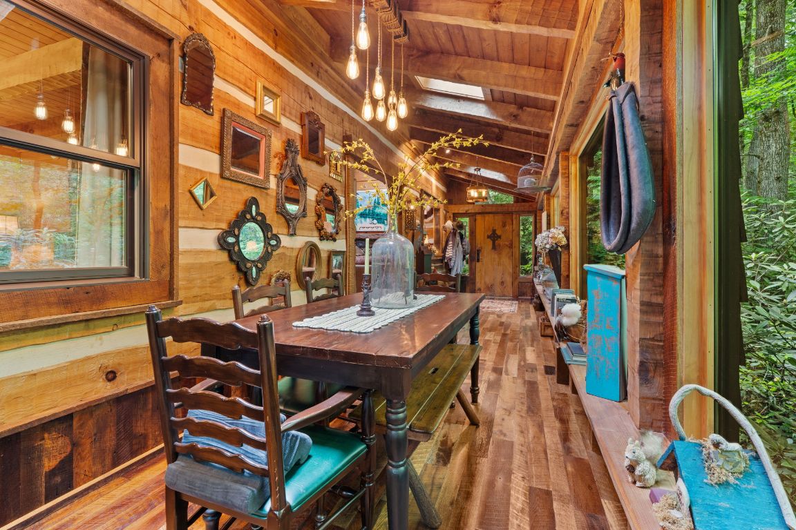 671 Walkingstick Road