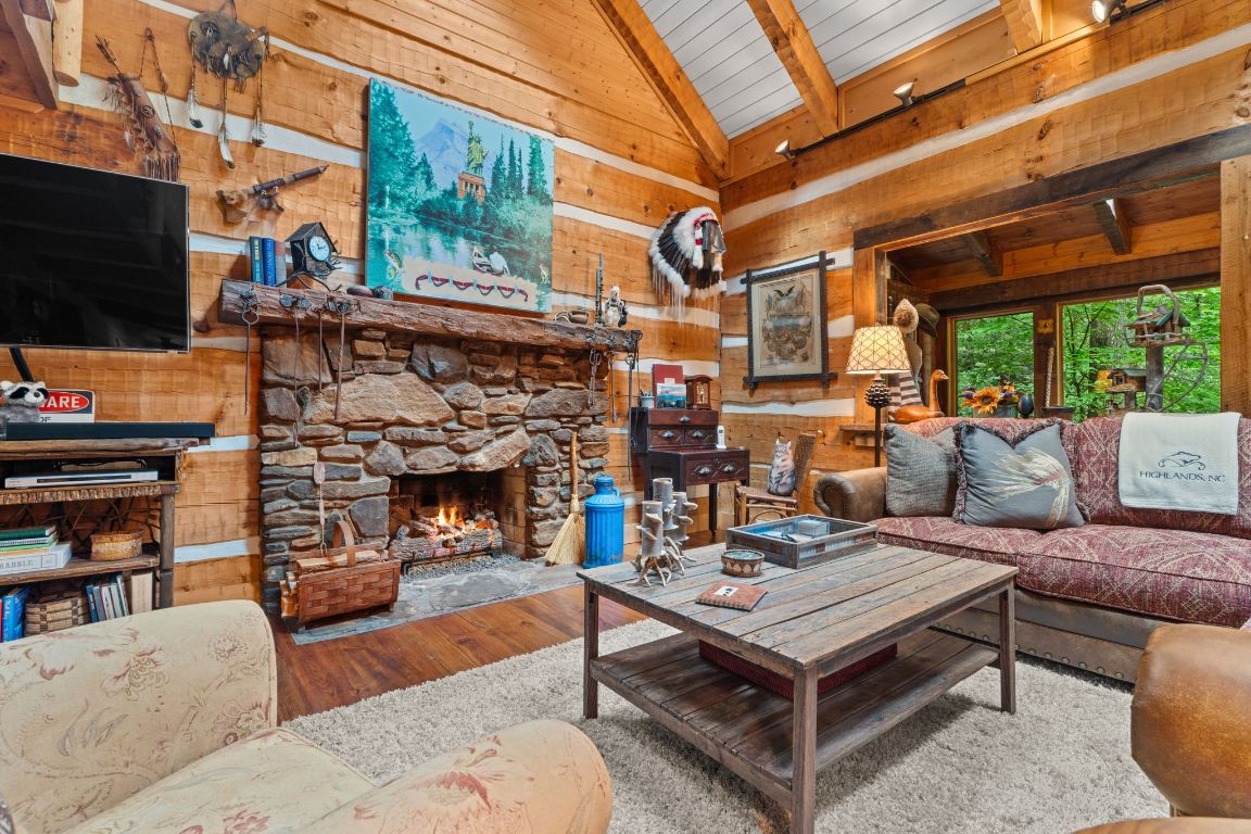 671 Walkingstick Road