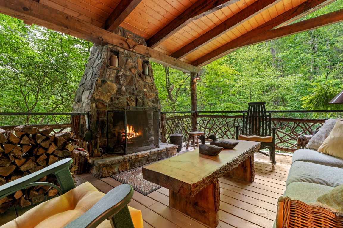 671 Walkingstick Road