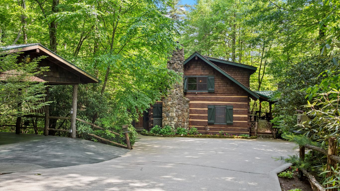 671 Walkingstick Road