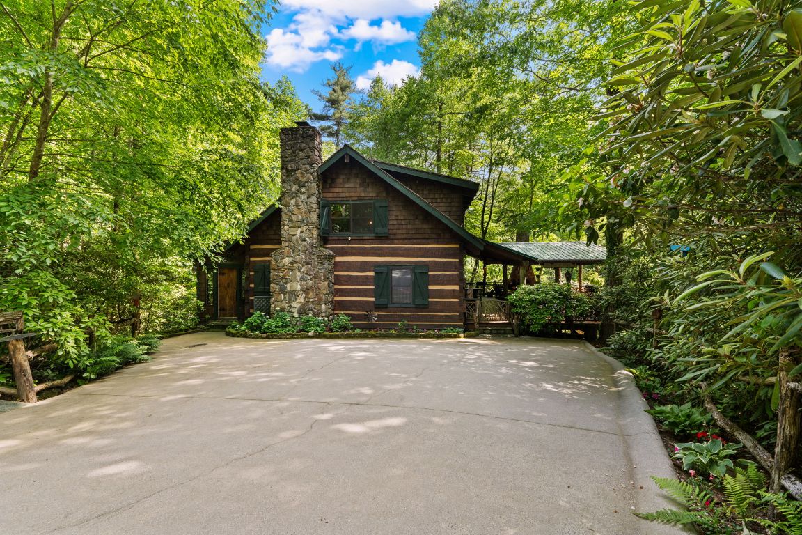 671 Walkingstick Road