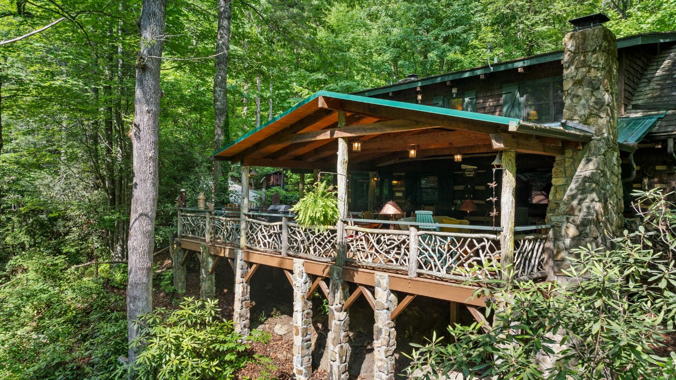 671 Walkingstick Road