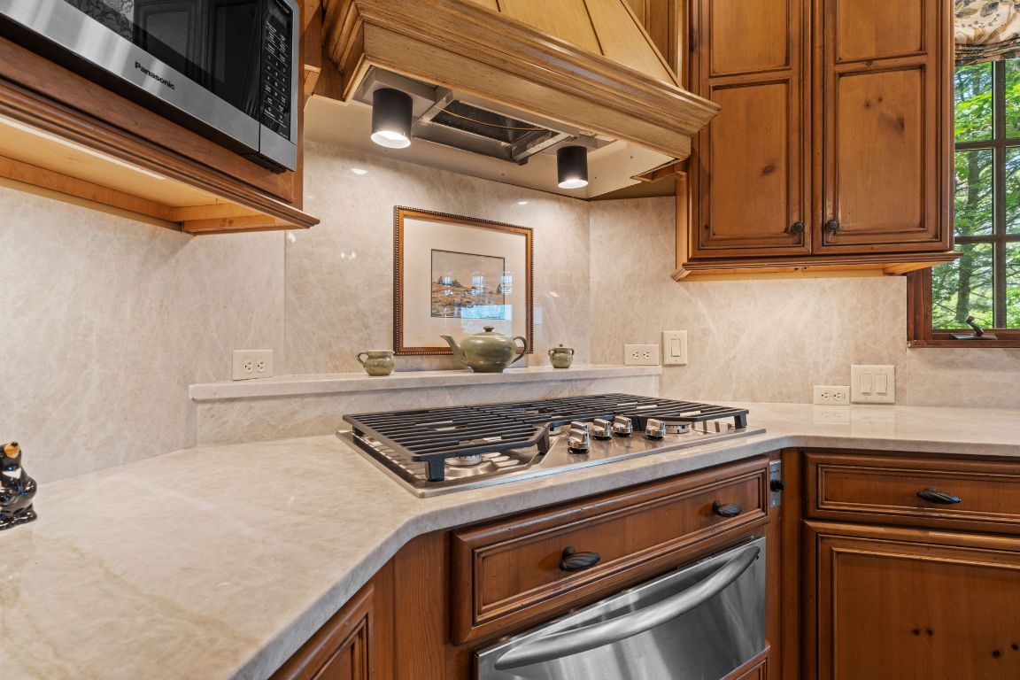 193 W View Way