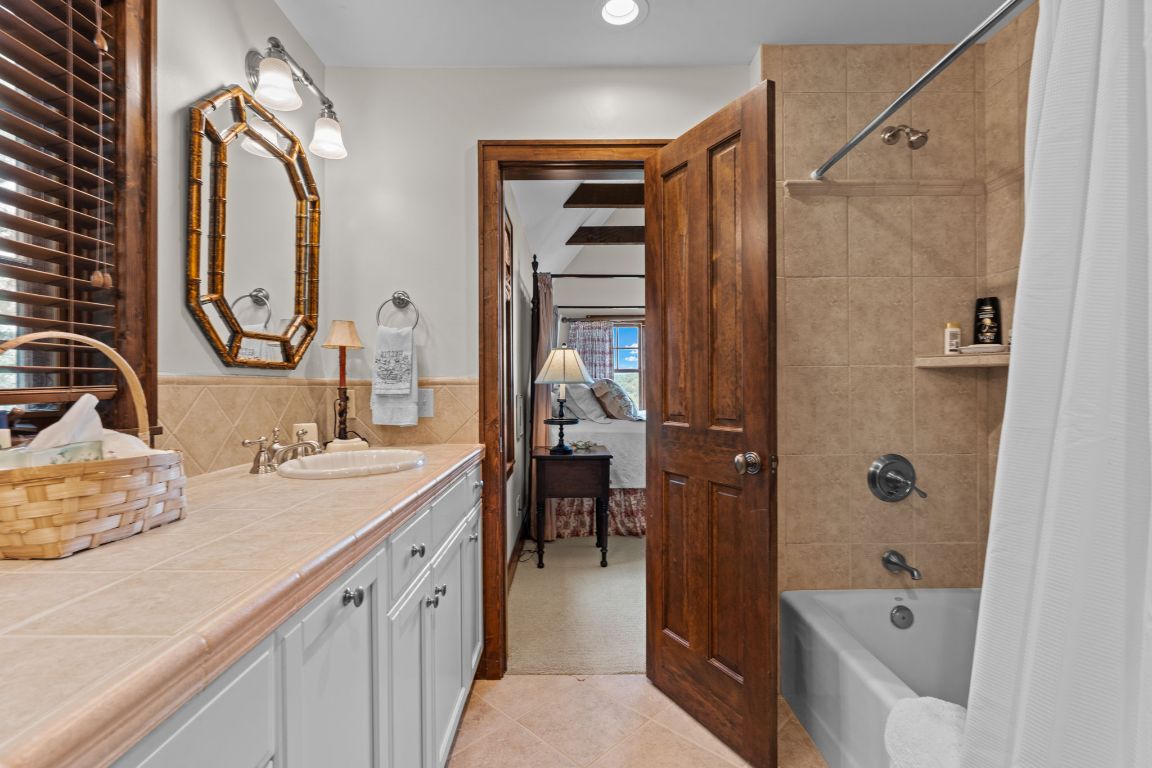 193 W View Way