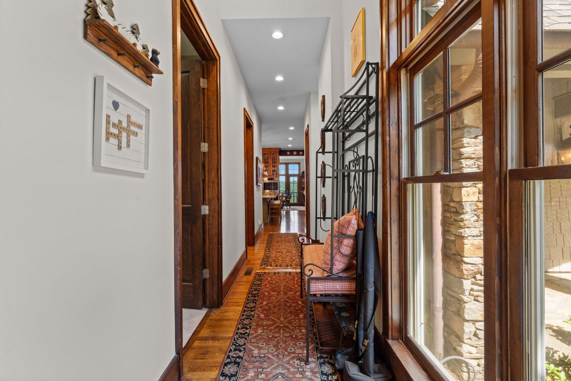 193 W View Way