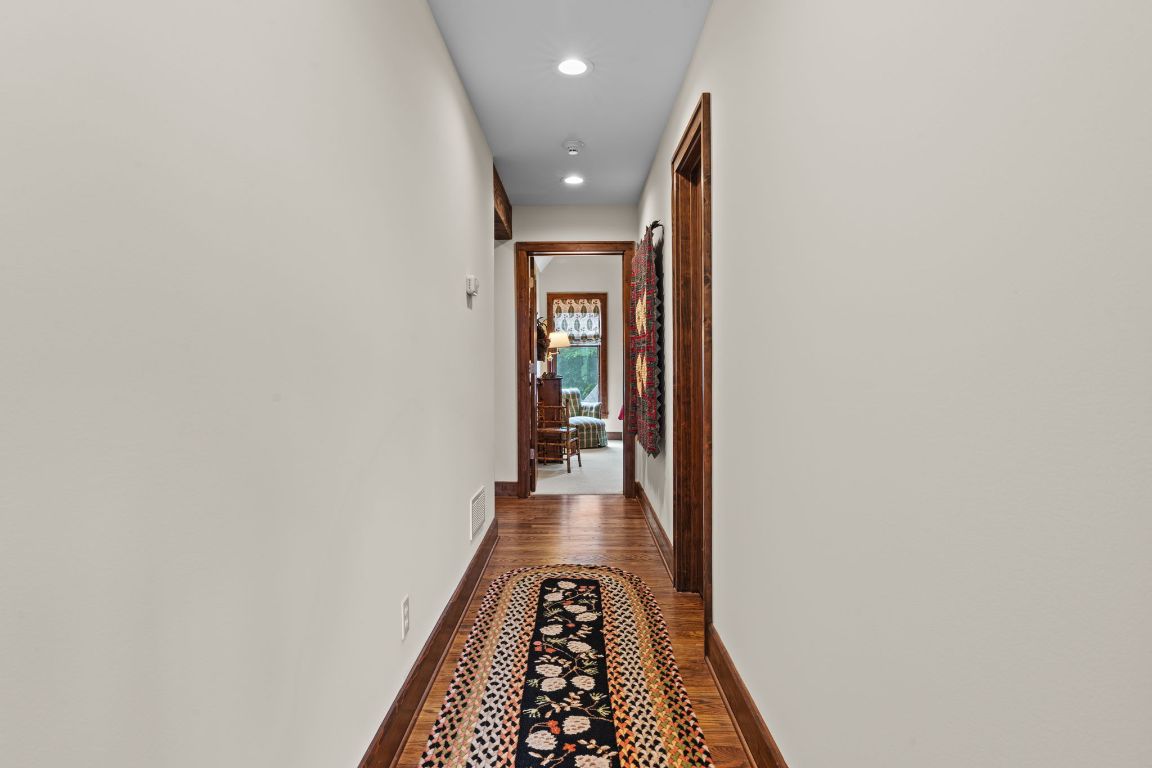 193 W View Way