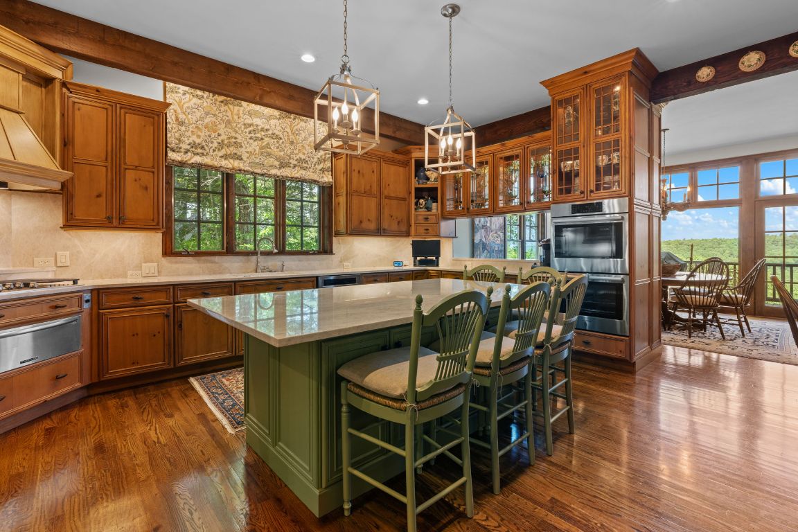 193 W View Way