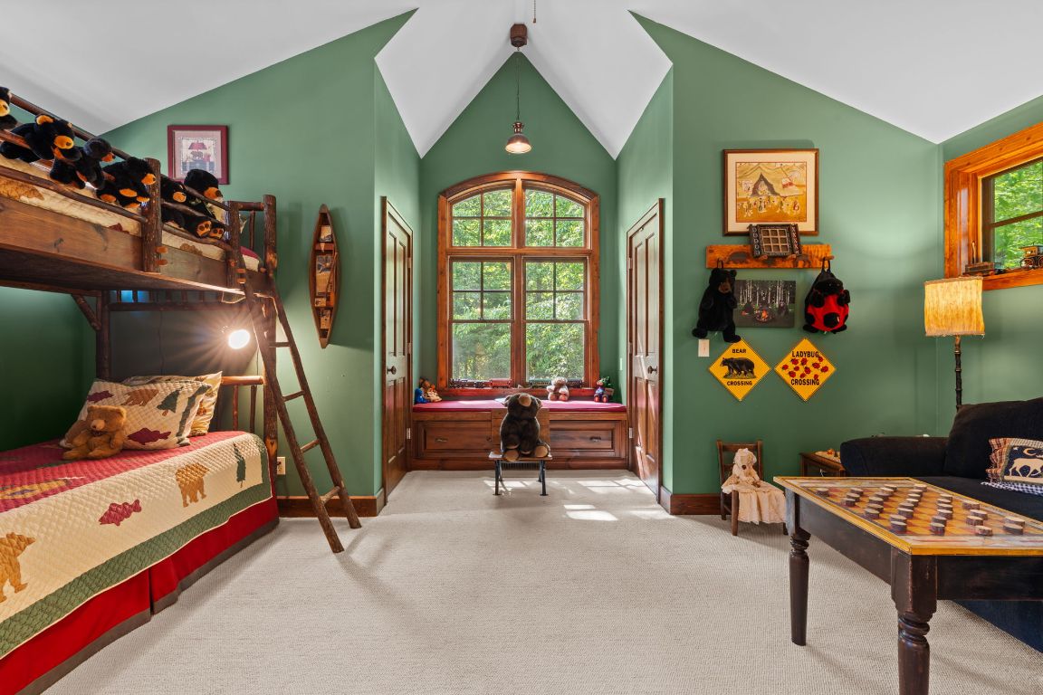 193 W View Way
