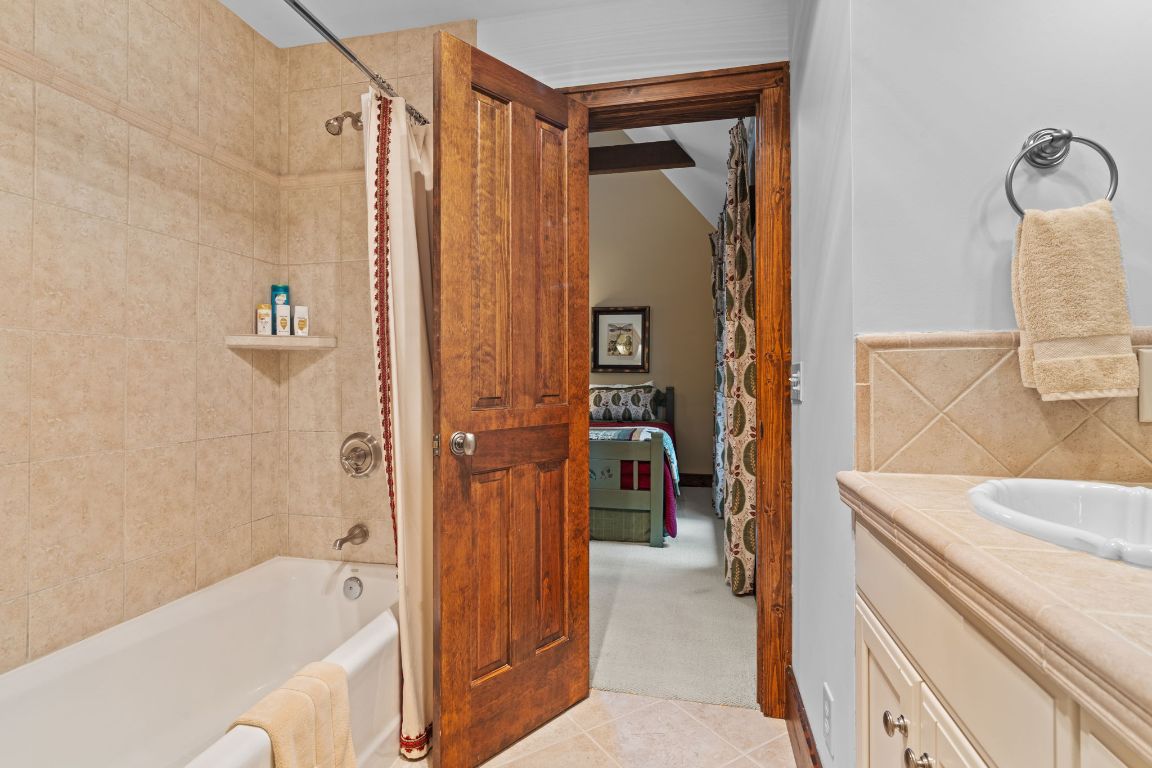 193 W View Way