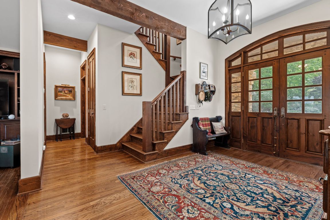 193 W View Way