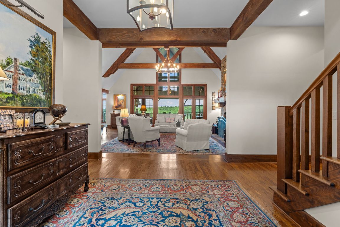 193 W View Way