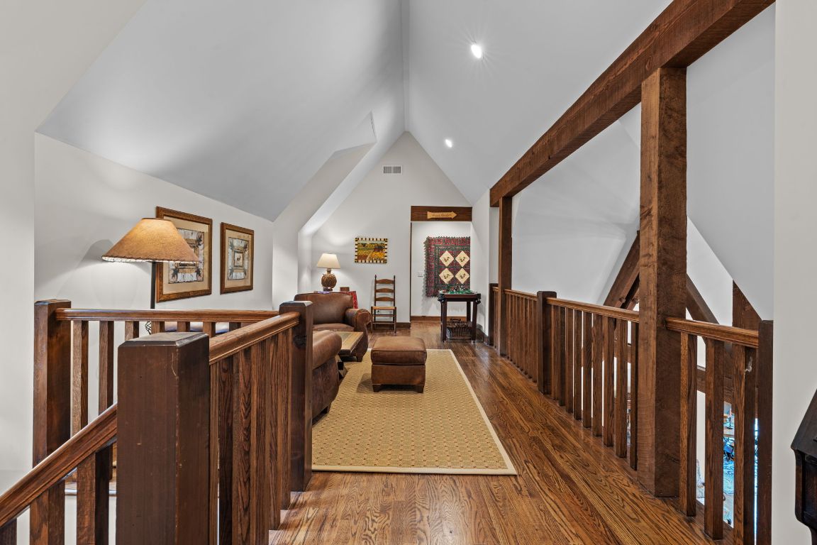 193 W View Way