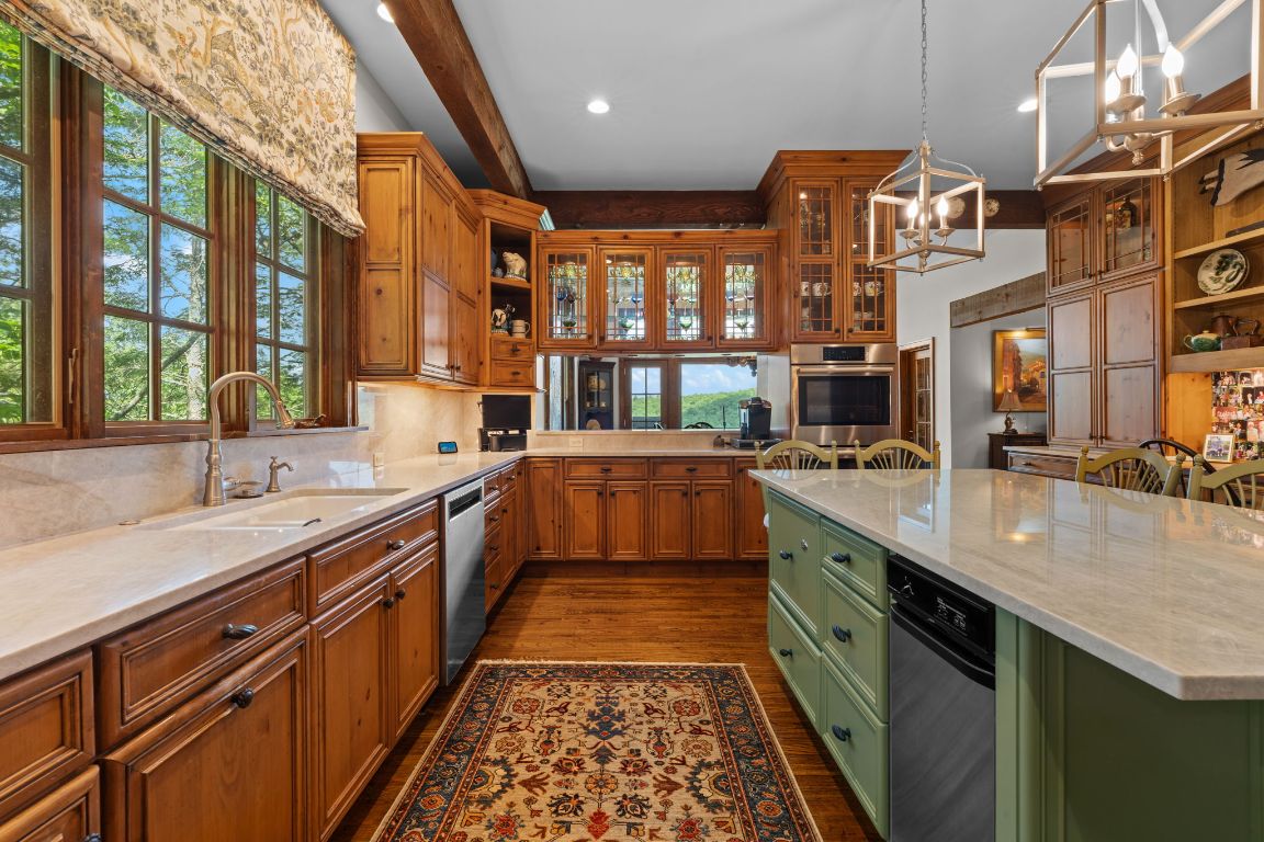 193 W View Way