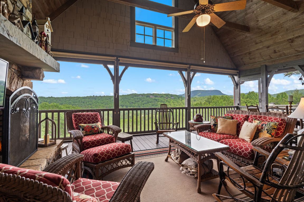193 W View Way