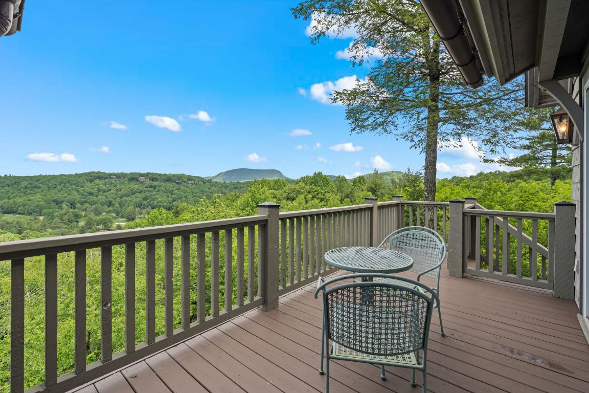 193 W View Way