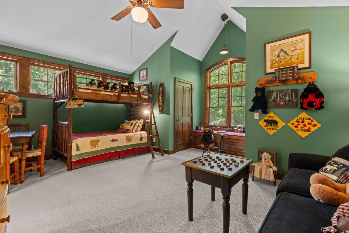 193 W View Way