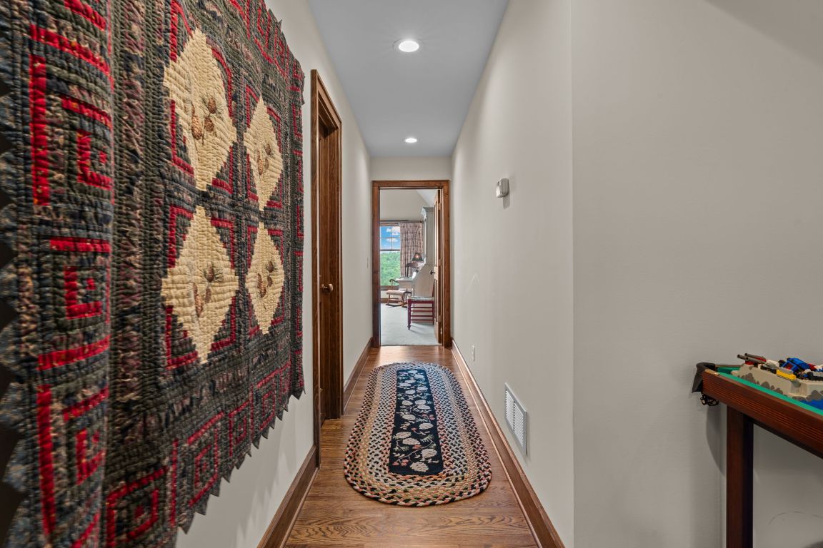 193 W View Way