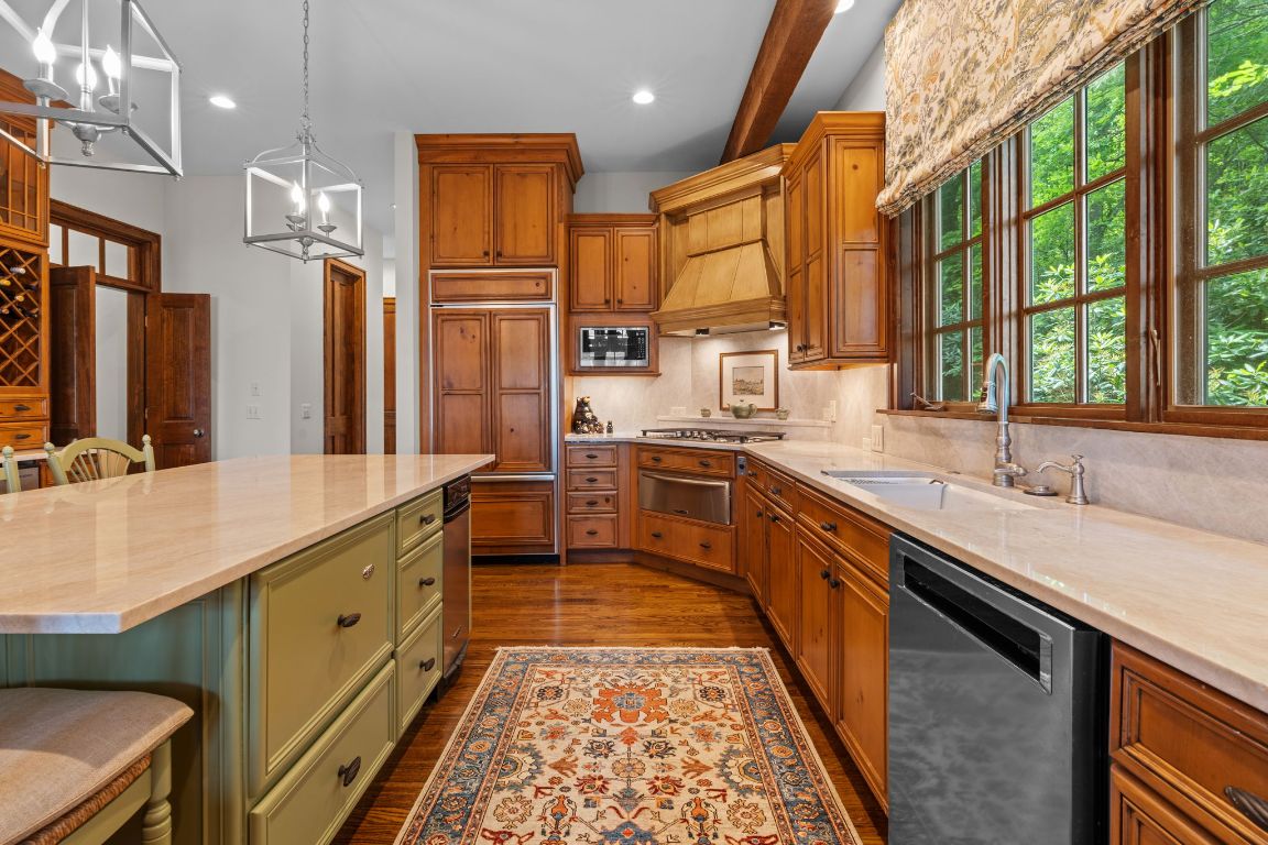 193 W View Way
