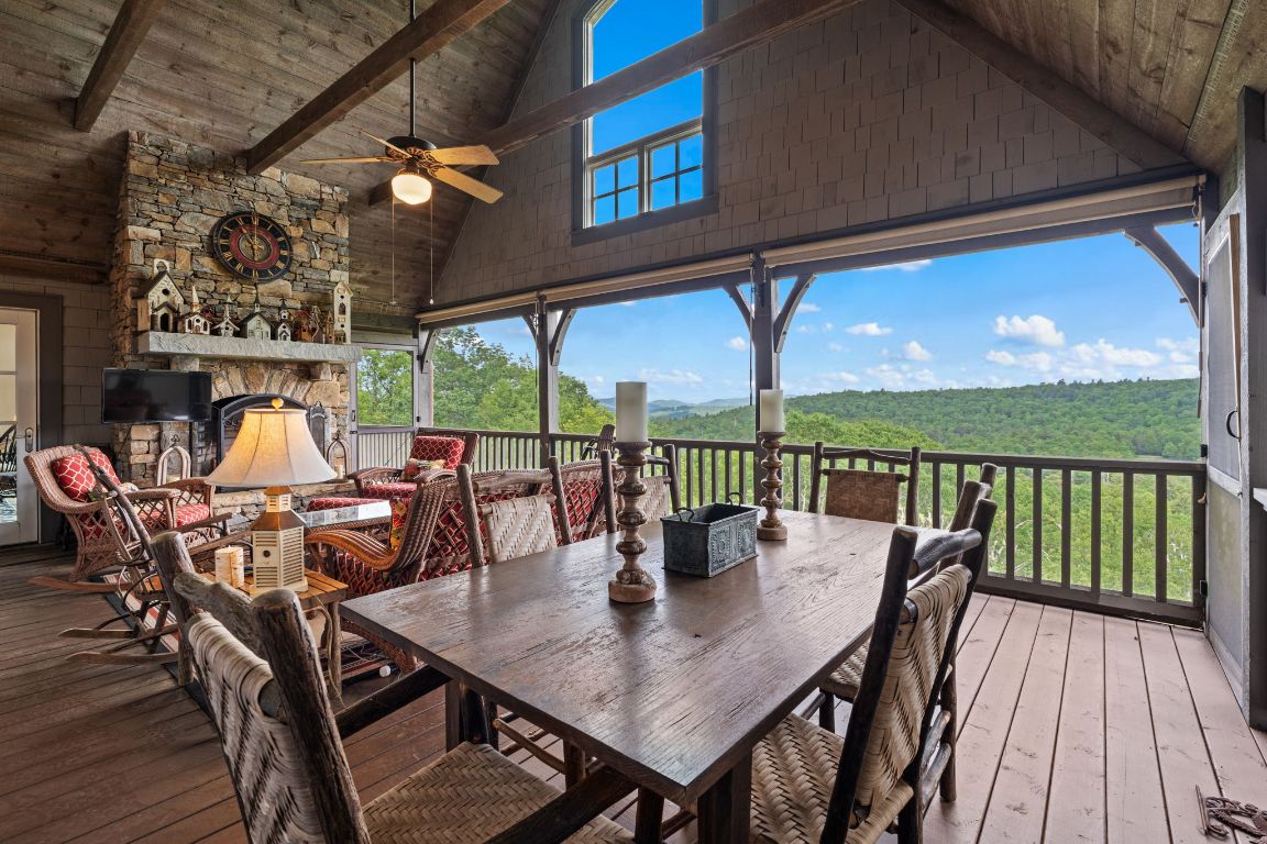 193 W View Way