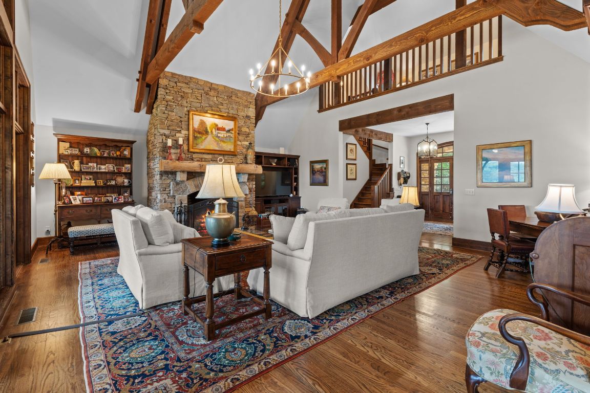 193 W View Way