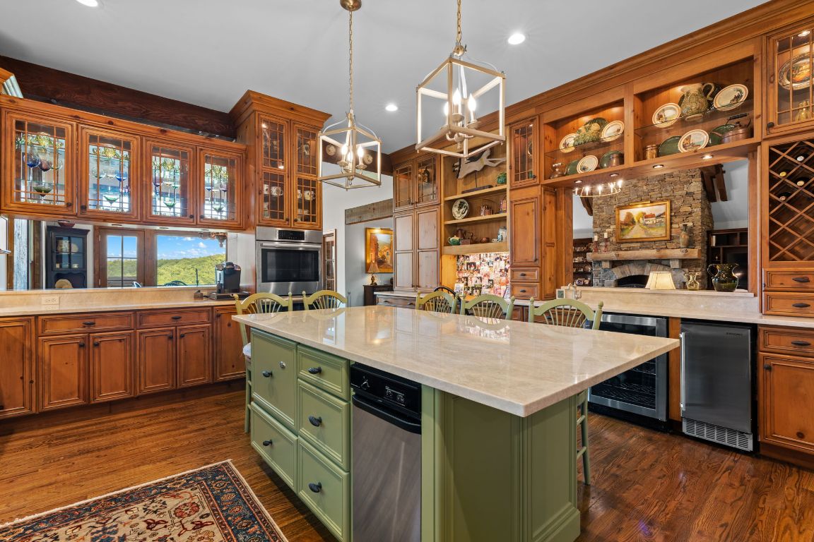 193 W View Way