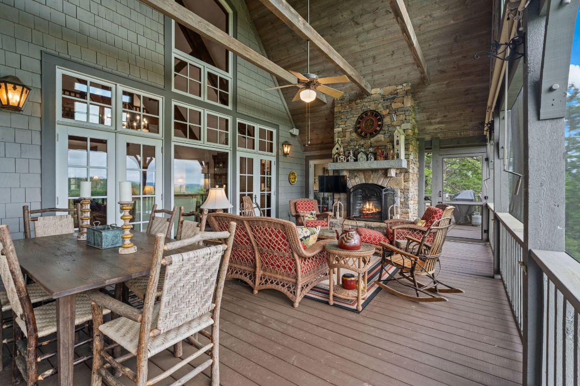 193 W View Way