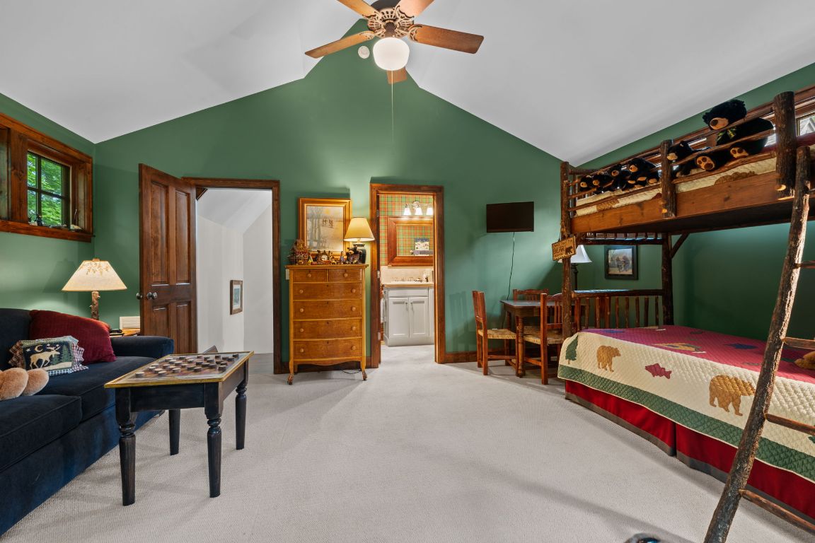 193 W View Way