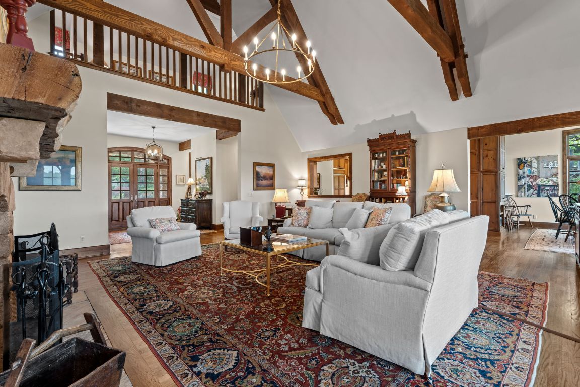 193 W View Way