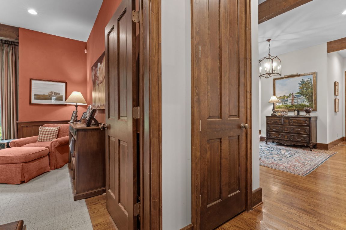 193 W View Way