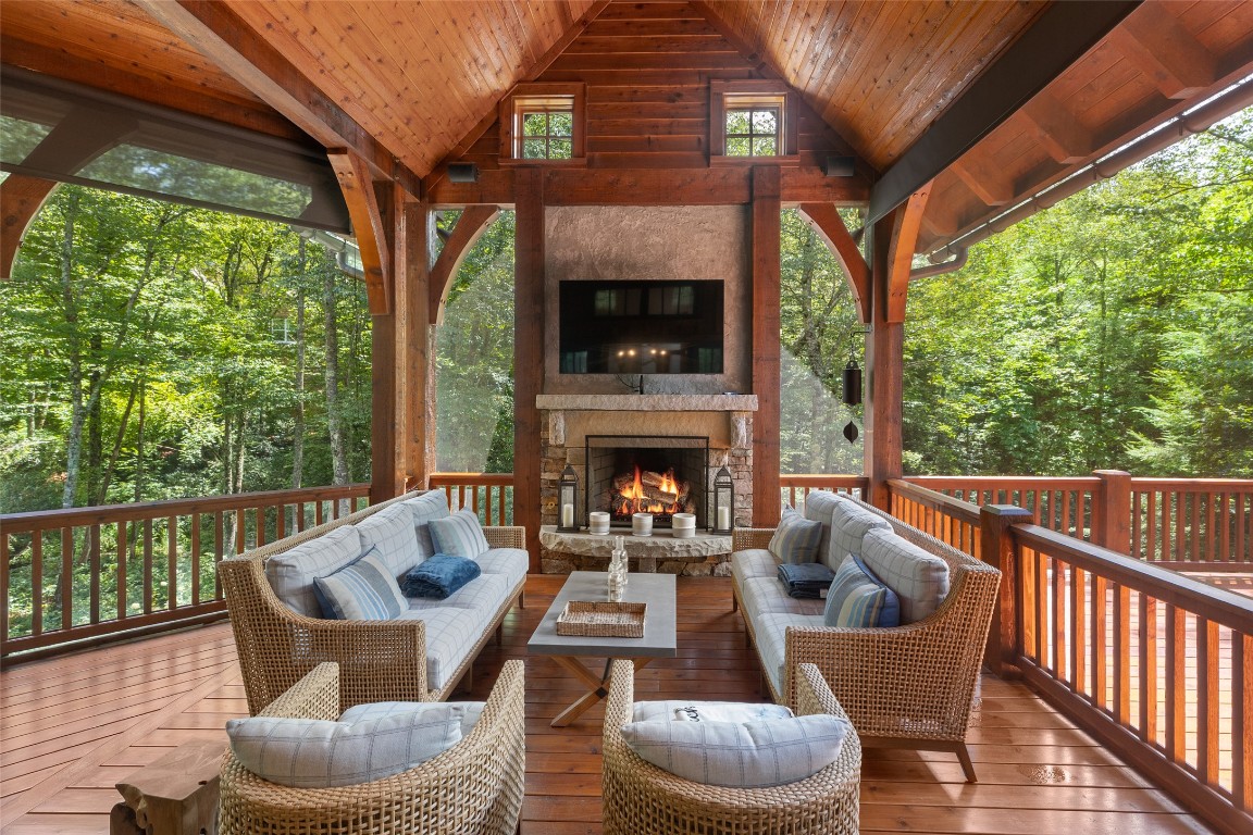 1944 Cullasaja Club Drive