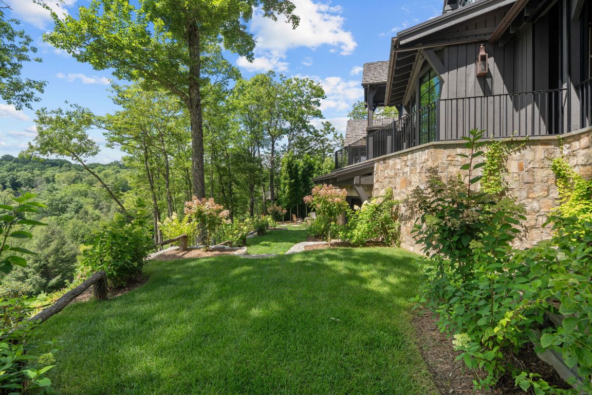 1337 Burl Lane