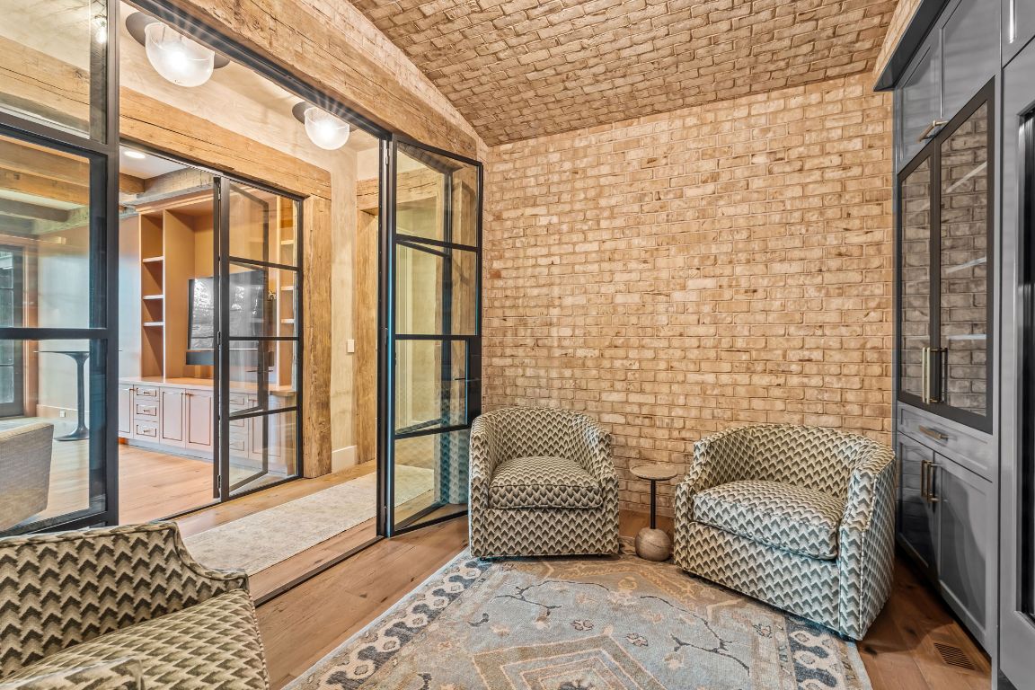 1337 Burl Lane