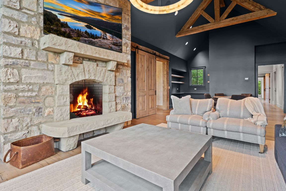 1337 Burl Lane