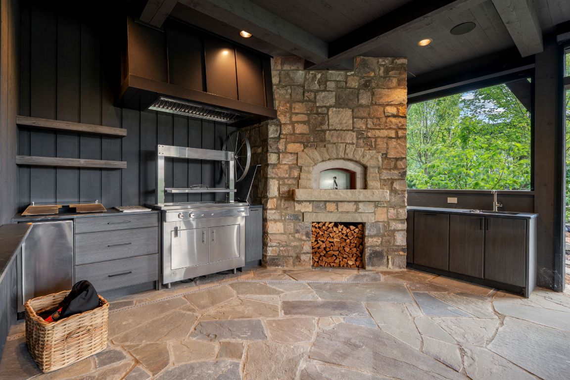 1337 Burl Lane