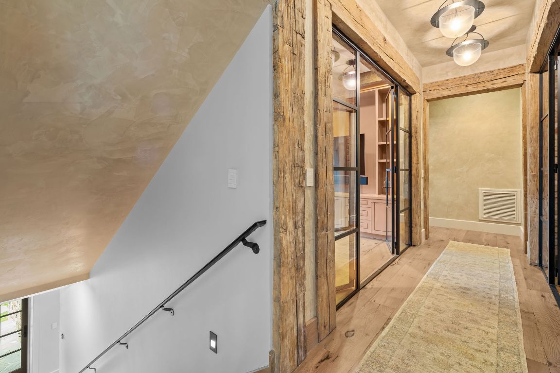 1337 Burl Lane