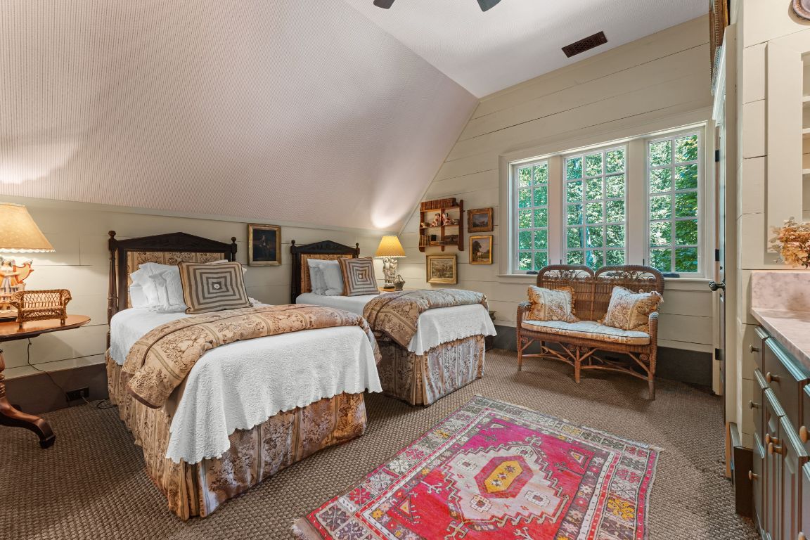 424 Big Bearpen Road