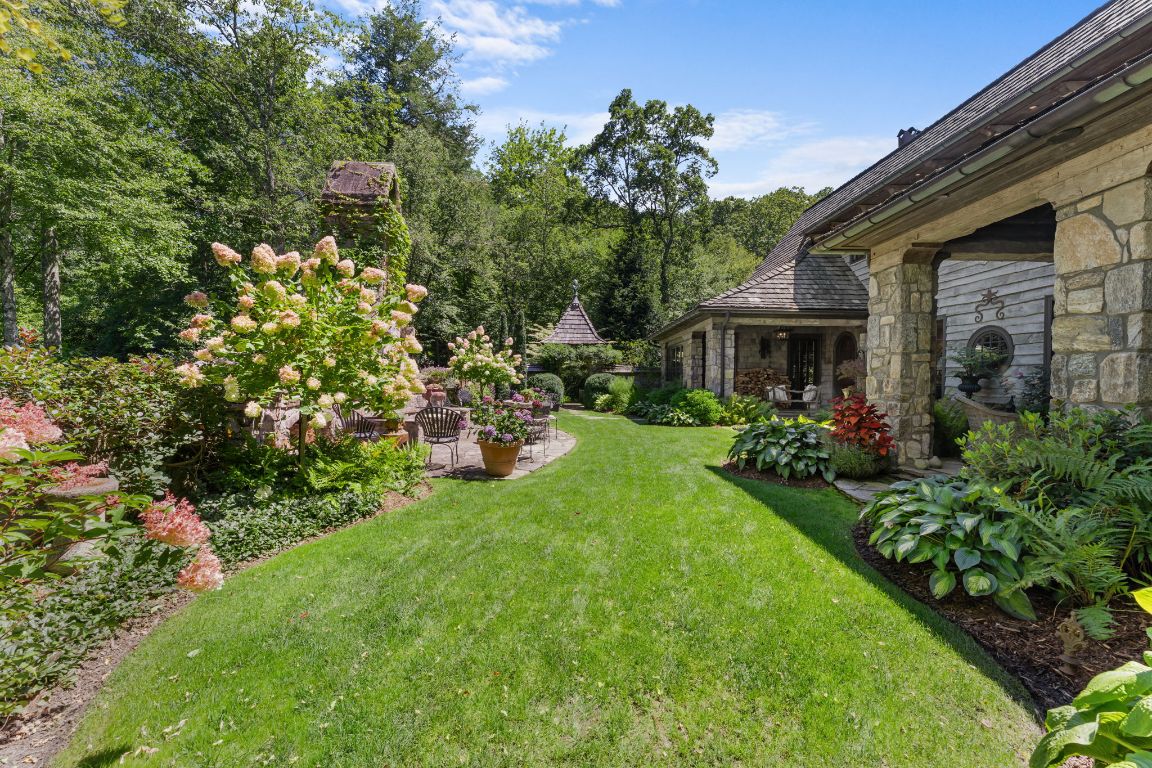 424 Big Bearpen Road