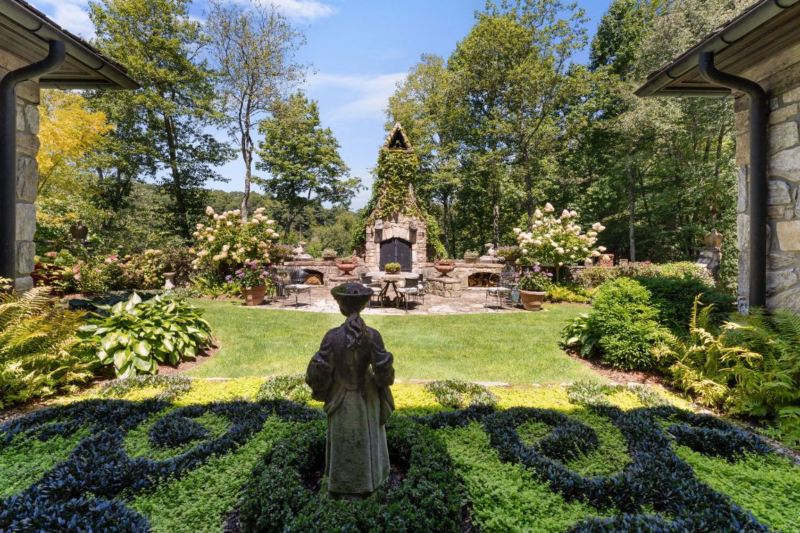 424 Big Bearpen Road