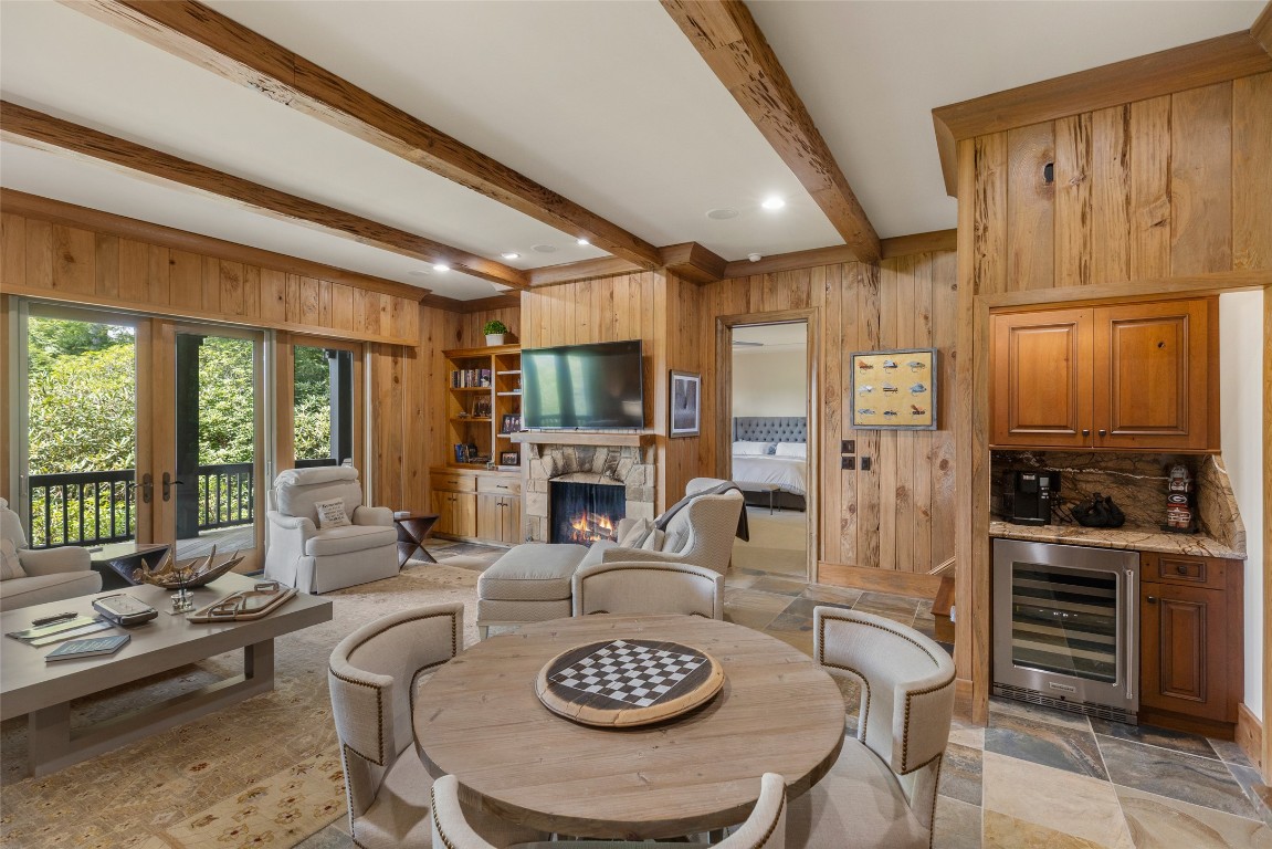 871 Garnet Rock Trail